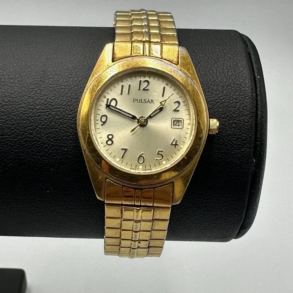 Pulsar Watch Women Gold Tone Round Easy To Read Dial Date Window